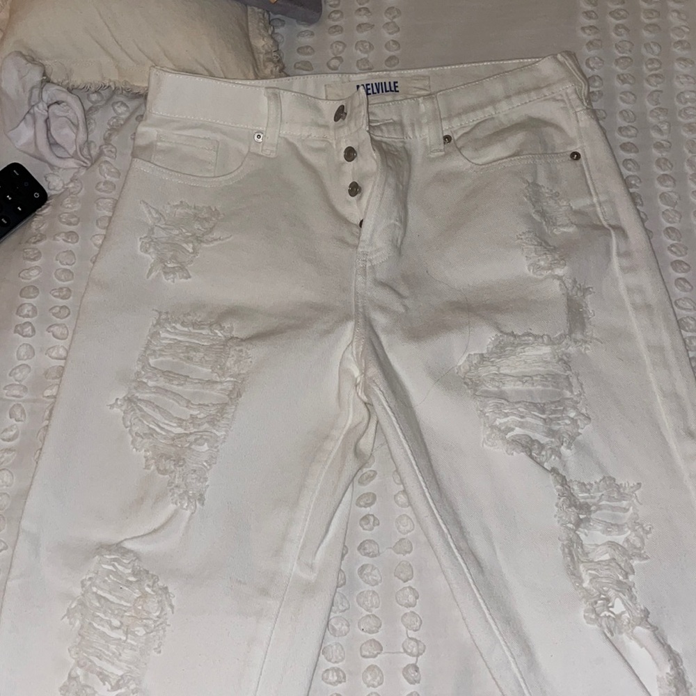 LIKE NEW Brandy Melville White Ripped Jeans